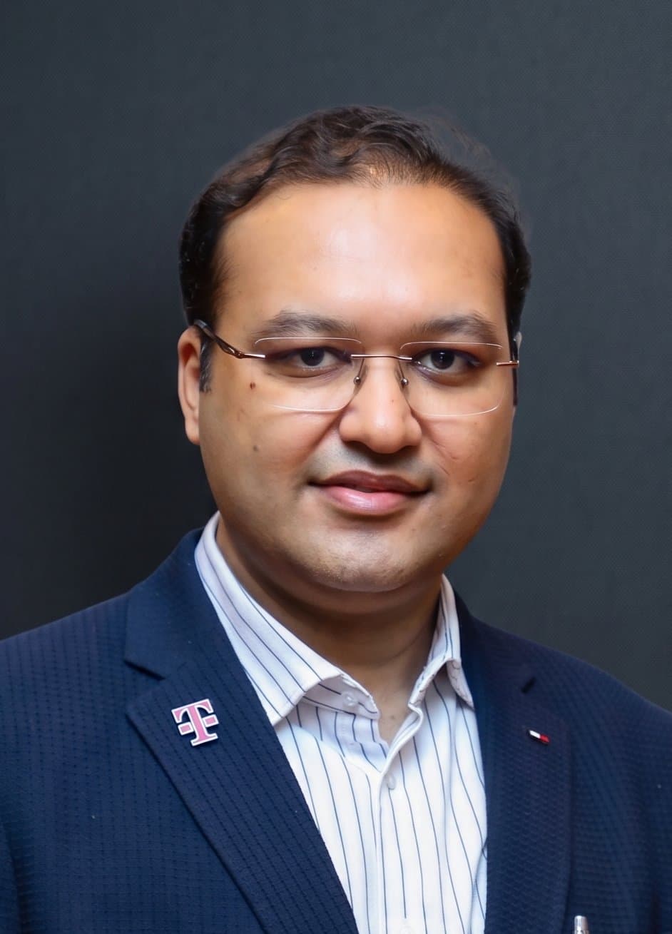 Dr. Rajan Gupta